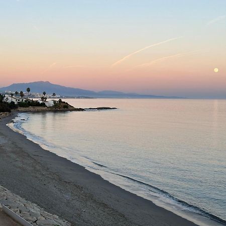 Beachfront, Top Floor Corner 2-Bed, Estepona Paseo Apartman Kültér fotó